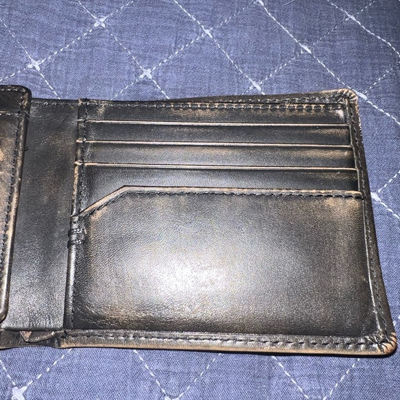 Bass pro shop leather wallet - Picture 5 of 5